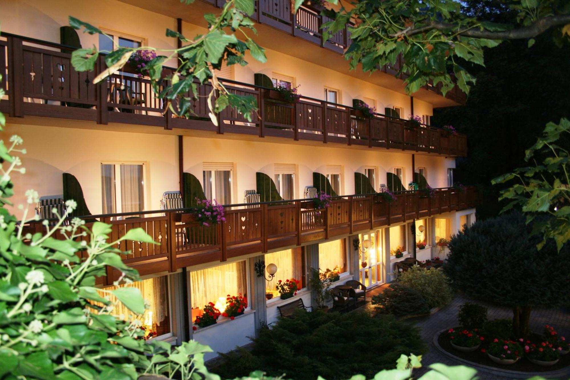 Hotel Miralago Wellness - Adults Only Molveno Εξωτερικό φωτογραφία