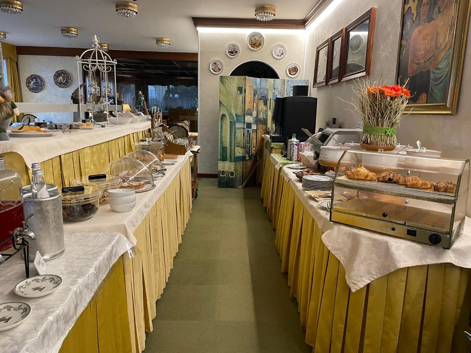 Hotel Miralago Wellness - Adults Only Molveno Εξωτερικό φωτογραφία