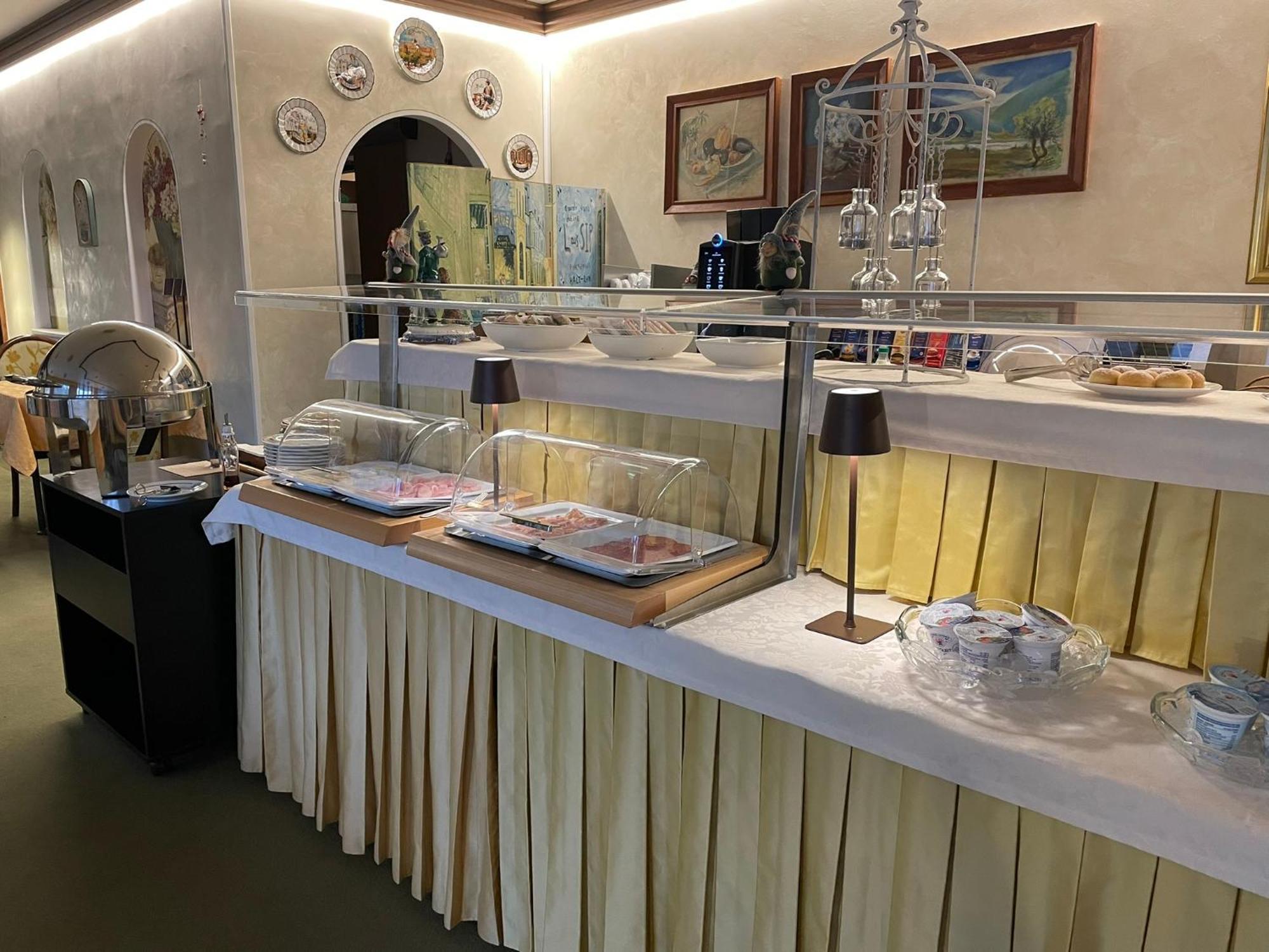 Hotel Miralago Wellness - Adults Only Molveno Εξωτερικό φωτογραφία