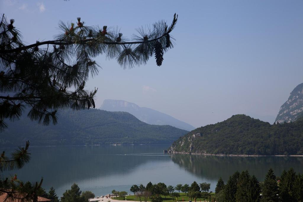 Hotel Miralago Wellness - Adults Only Molveno Εξωτερικό φωτογραφία